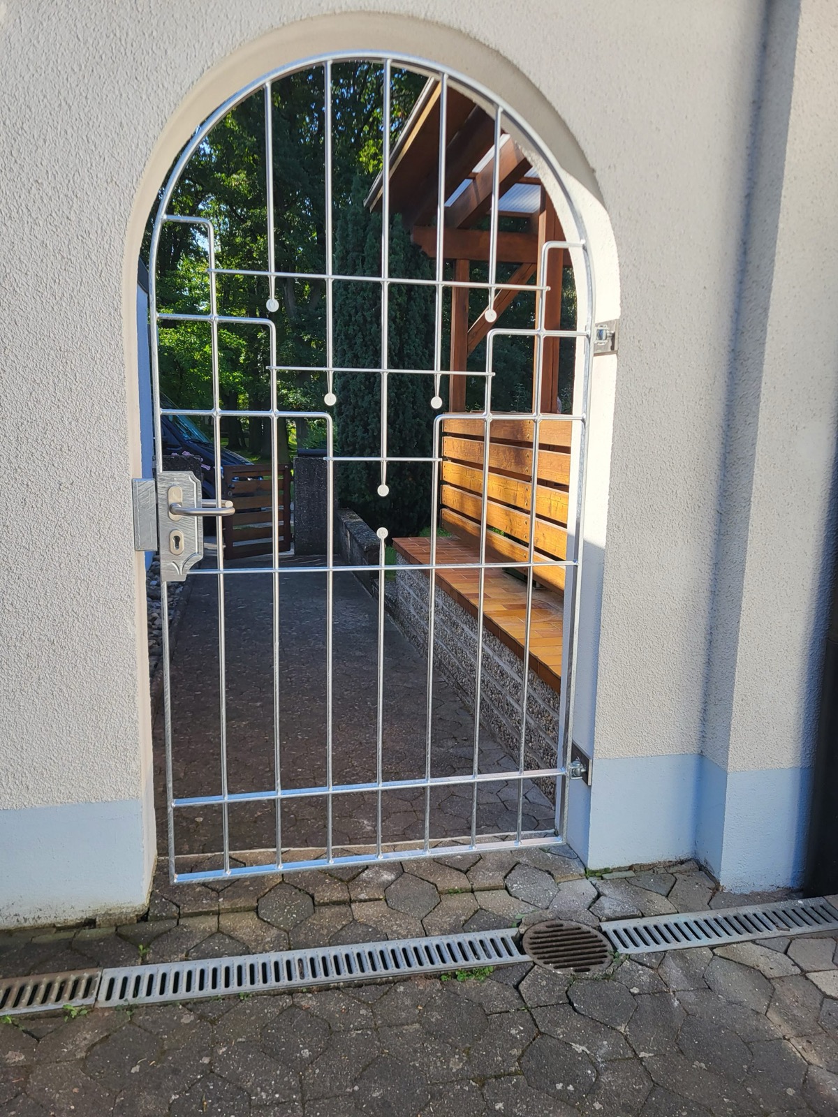 Edelstahl Gartenzaun mit zeitloser Optik