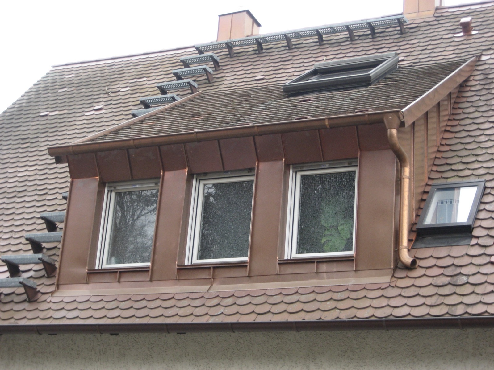 Gaubenverblechung aus Aluminium mit präziser Verarbeitung