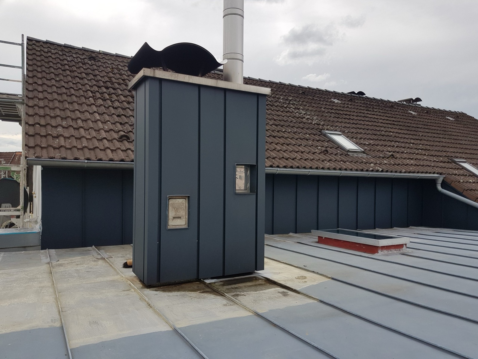 Kaminverblechung aus Aluminium für langlebigen Wetterschutz