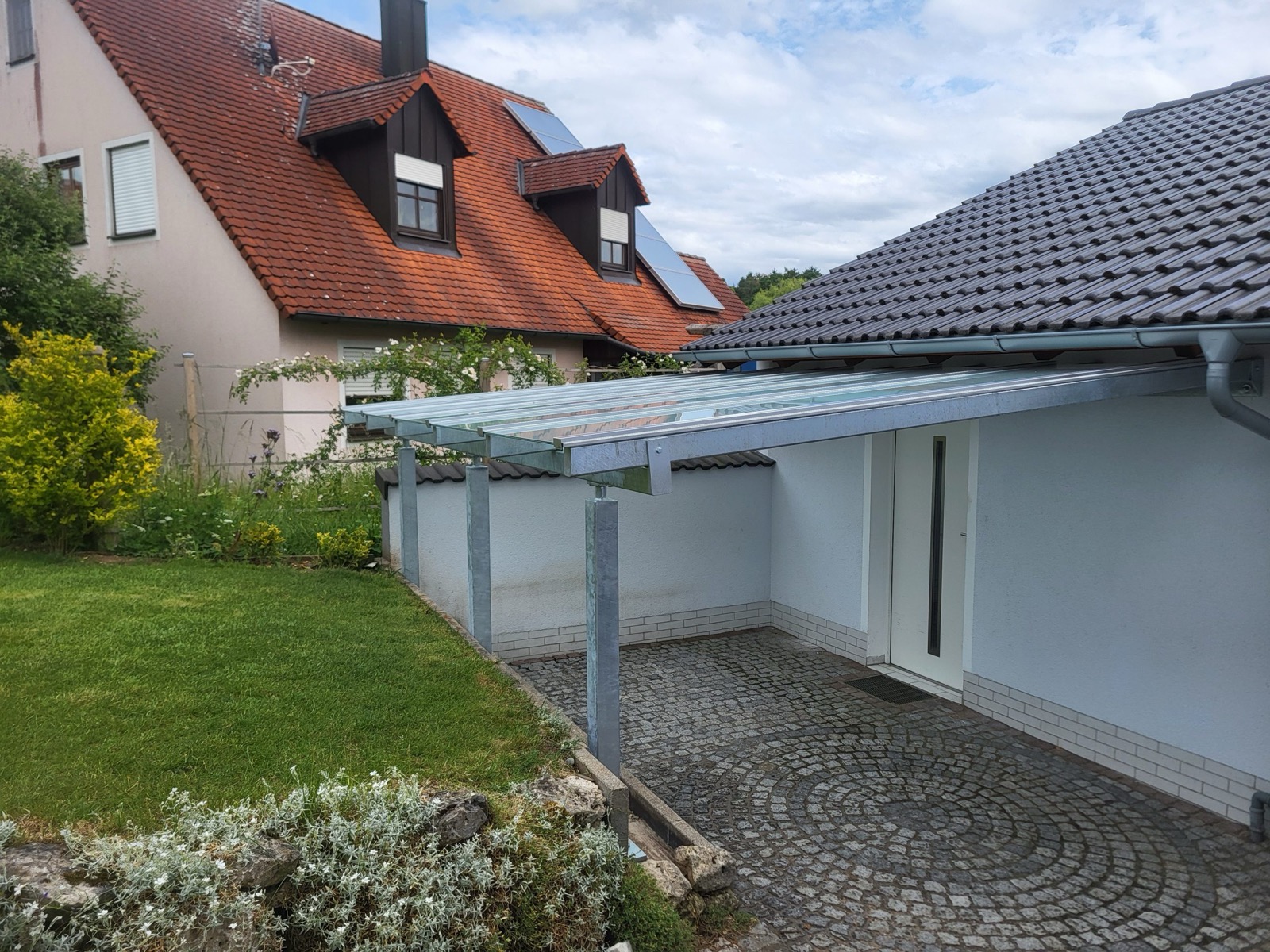 Überdachung aus Stahl für Terrasse und Balkon